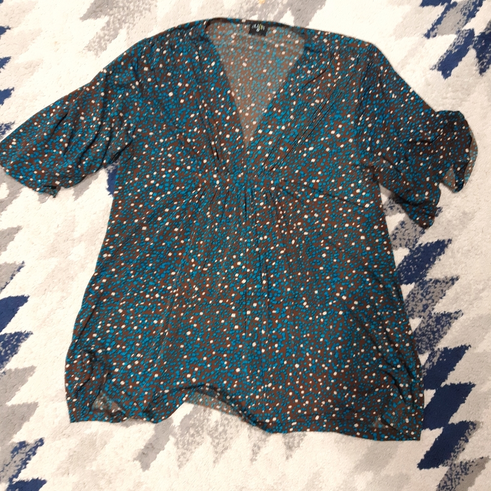 Olian maternity blouse size small